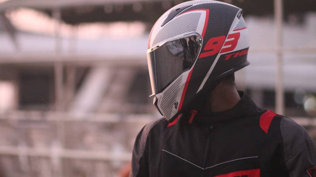 #helmetlovers #travelgeek #rider #riderlife #gearon #wanderlust #mm93fan #93empire #fundays #unexpectedclick #eveningvibes #cochindiaries #marinedrive #boats&hellip;