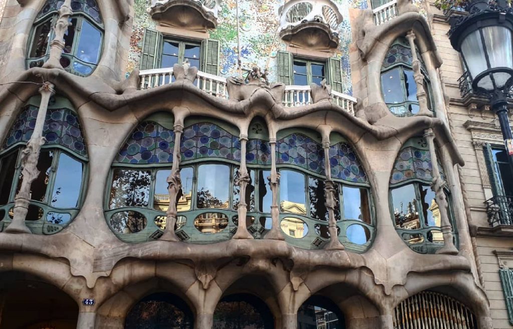 Tag the one you would like to explore the fantastic work of Gaudi with!&hellip;