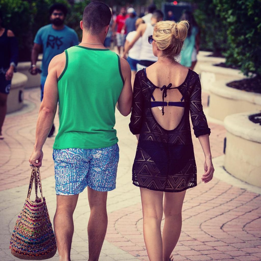 Walking to the beach! . Checkout @samsnaturephotography for other pictures through my lens .&hellip;