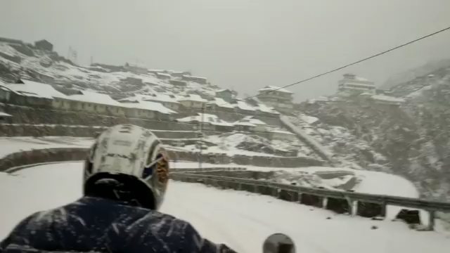 Time 3 pm When the snowfall continued for more than an hr, people told&hellip;