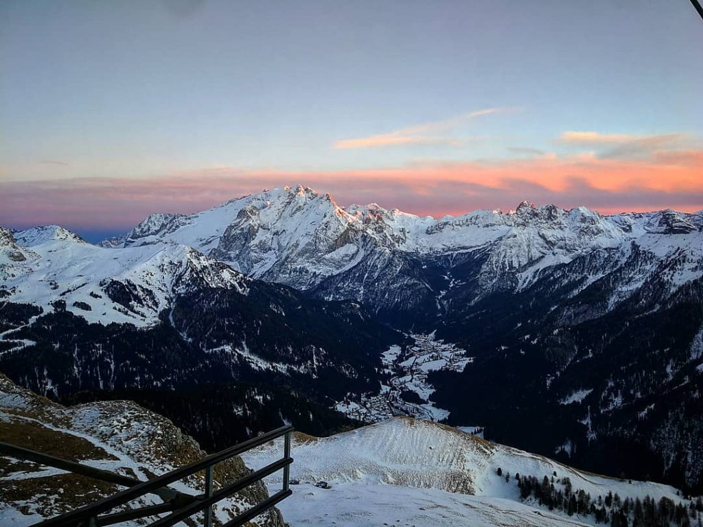 Dolomitiche! #dolomiti #nofilter #sunset #mountain #lovemountains #italia #valdifassa #genteinviaggio #mytrip #mytravel #travel #picoftravel #travelgirl&hellip;