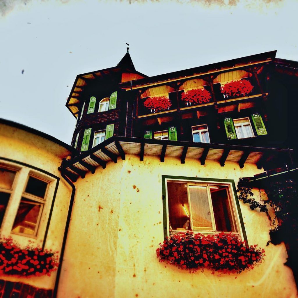 #fotoartistiche #bnesimppl #fotartplgz #pierluigizag Edited with: @carbonblackandwhite _ #urban #urbanart #urbanoutfitters #urbandecay #urbangangfamily #urbanexploration…