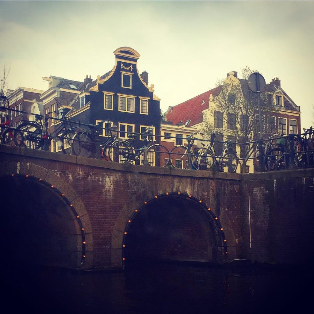 #citiesofdreams #twmd #bnesimppl #sourcedadventures #amsterdam #holland #wanderlust #netherlands #helloamsterdam #iamamsterdam #bestcitymoments #wanderingcities #cityscape #citylandscape…