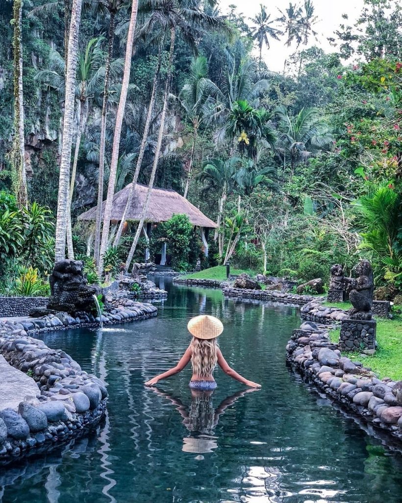 Check out this awsome resort at Ubad. Tag a friend you would go with&hellip;