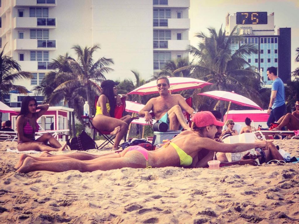 Do you get an 80s vibe from this? . Checkout @samsnaturephotography for other pictures&hellip;