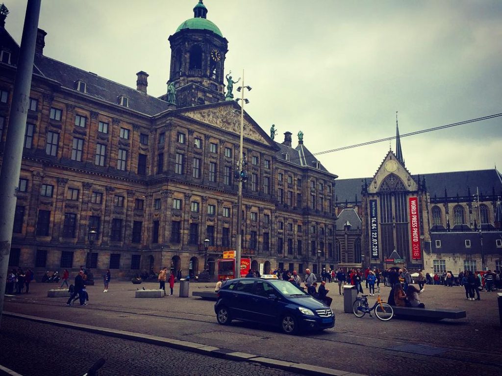 #yumsterdam #twmd #bnesimppl #wanderlust #citiesofdreams #wanderingcities #iamamsterdam #helloamsterdam #travelgram #bestcitymoments #cityscape #sourcedadventures #holland #citylandscape&hellip;