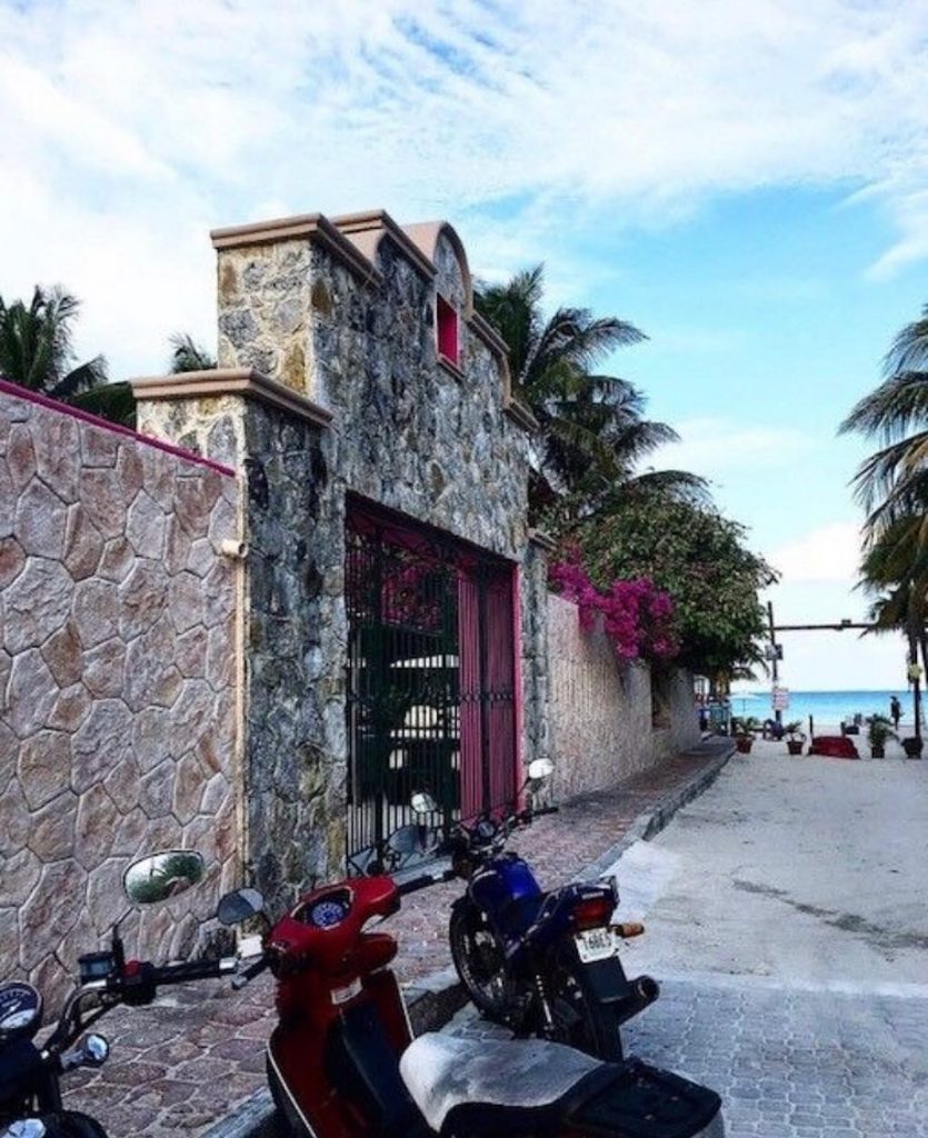 The weekend is upon us travel friends! If you’re looking for wanderlust inspiration, check&hellip;