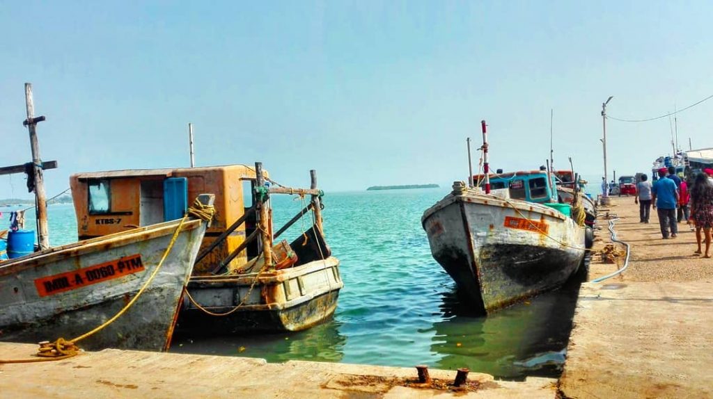 Kalpitiya Harbor, Sri Lanka . . . #srilanka #srilankatravel #travelsrilanka #boats #harbor #srilankan #destinations&hellip;