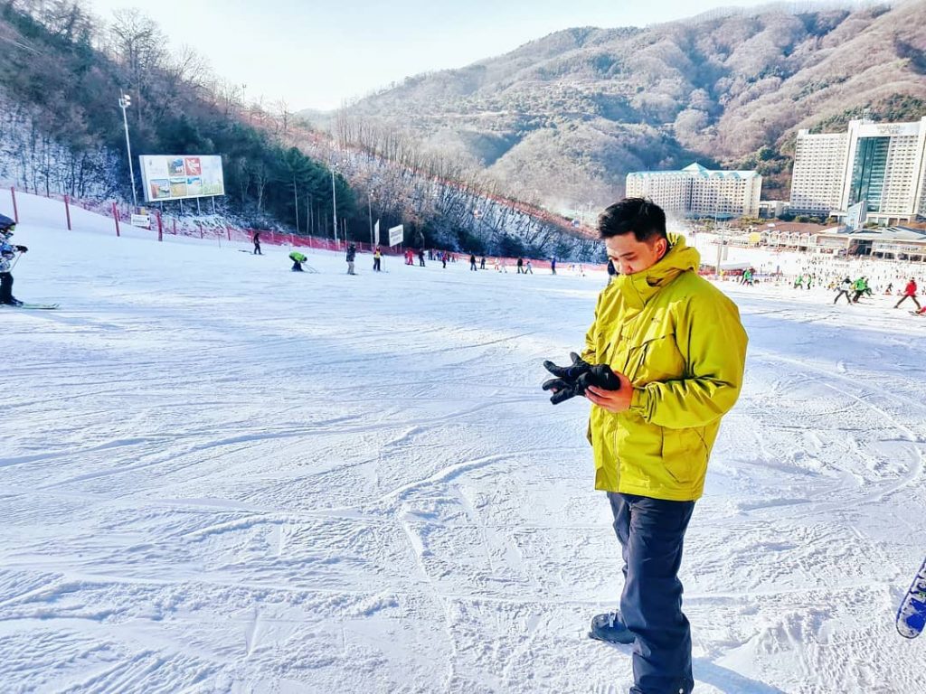 Bracing the cold. . . . . . . . #shotononeplus #Travel #seetheworld #grammerph&hellip;