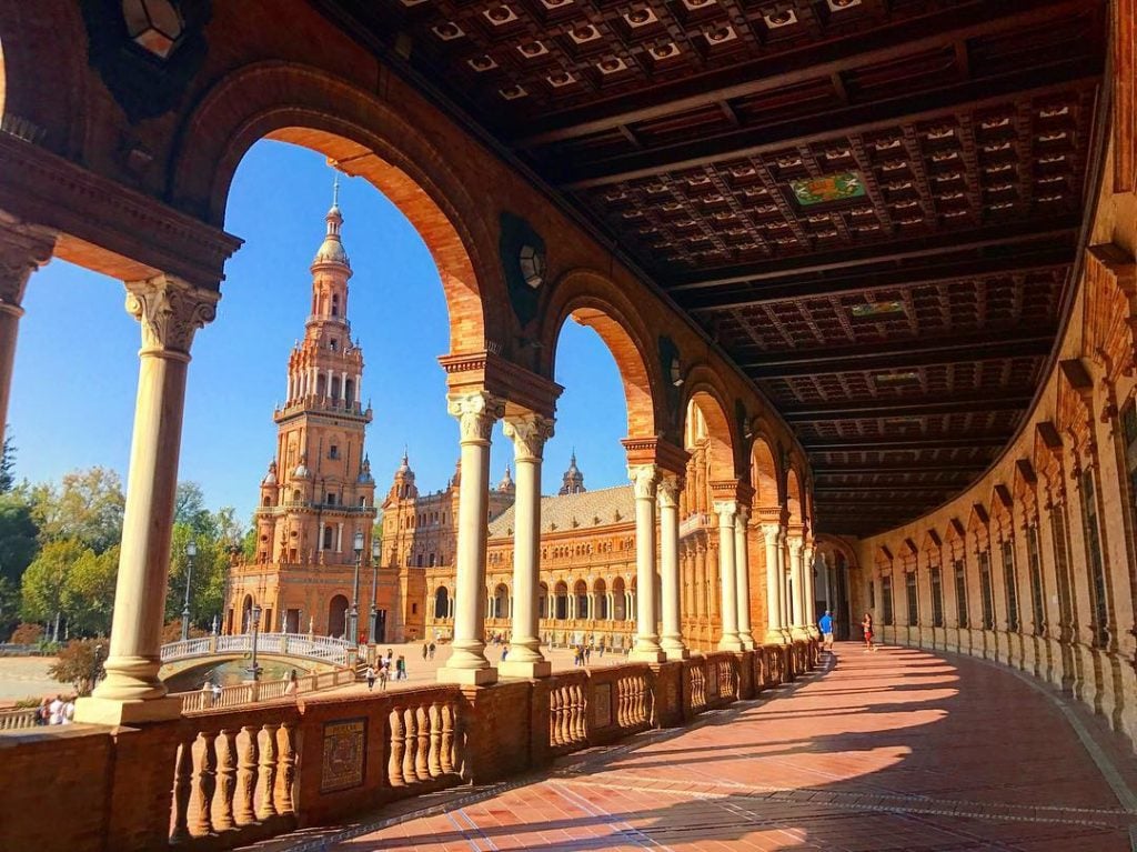 #sevillaspain #sevilla #spain #西班牙 #seville #travel #backpackers #adventuretime #背包客 #igerspain #iamtb #travelrepost #bnesimppl #spaintravel…