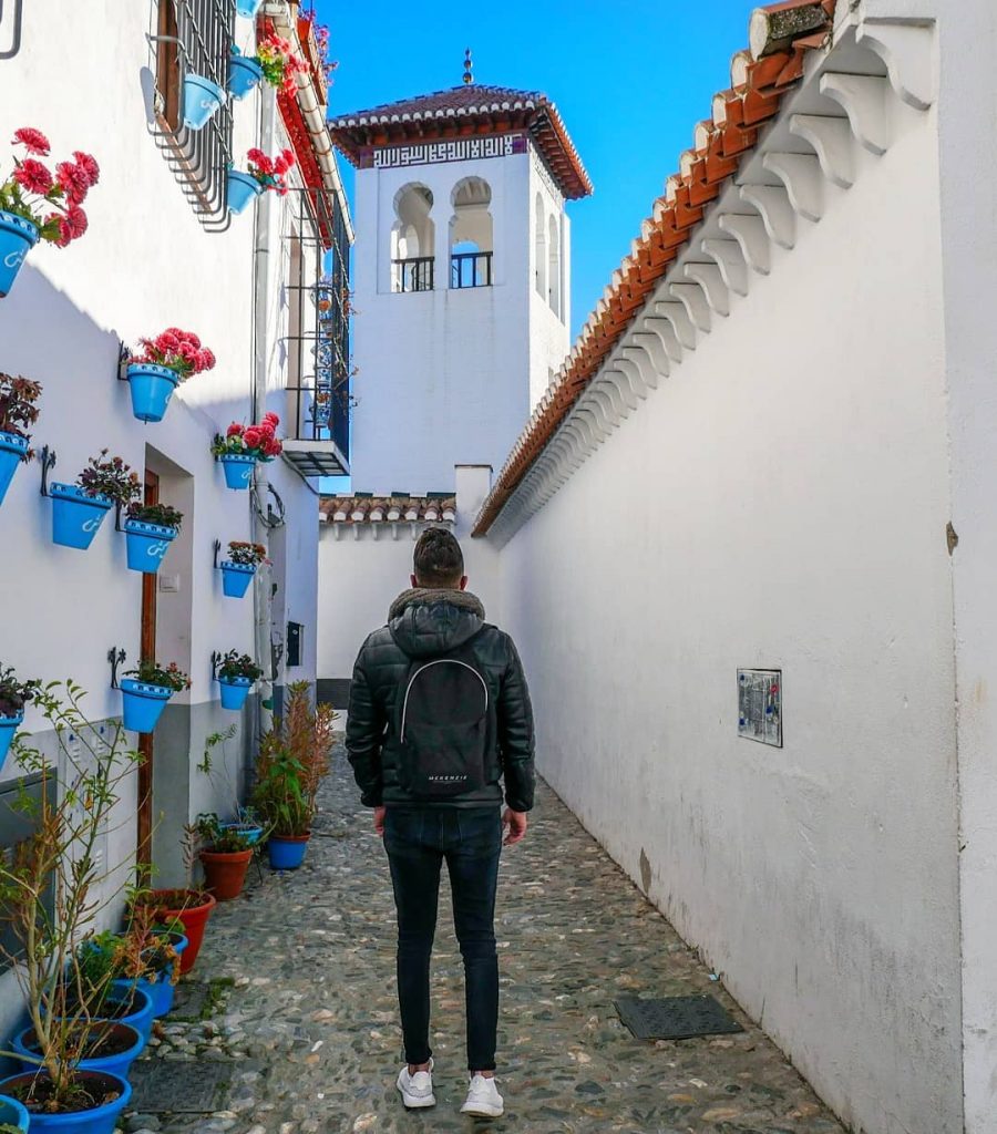 Grenade, un joyeux de l’Andalousie l’une des plus belles et des plus ensoleillées régions&hellip;