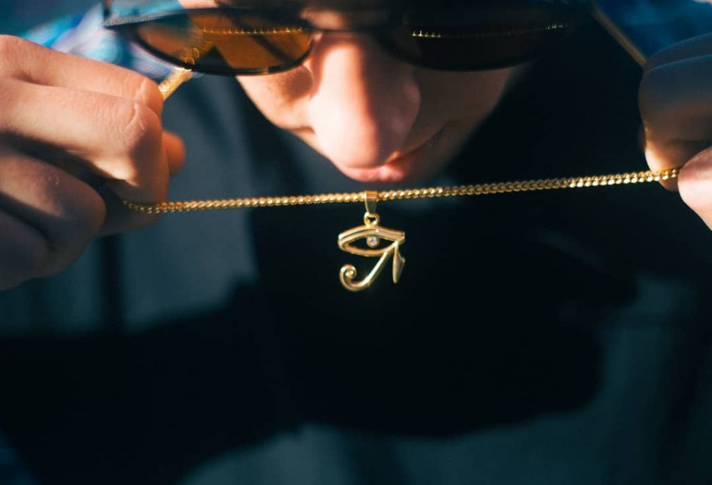 “El Ojo de Horus también llamado Udyat quiere decir « totalidad re establecida». Este&hellip;