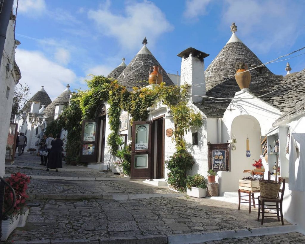 Hi new blog post is up, please check it out! #doll_voyage #instatravel #femmetours #bucketlist&hellip;