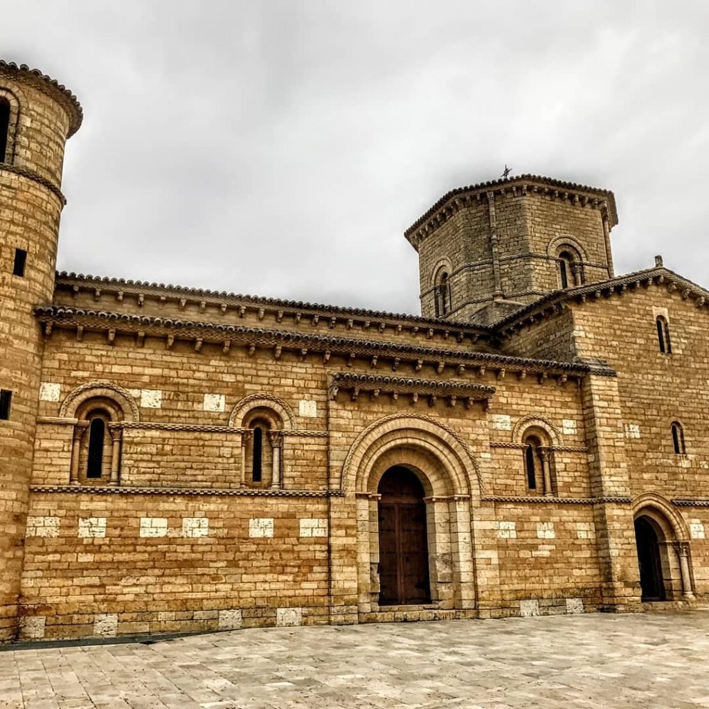 San Martín de Tours, Fromista (Palencia) #photography #photo #google #googlelocalguides #video #travelphoto #travelgram #instagramers…