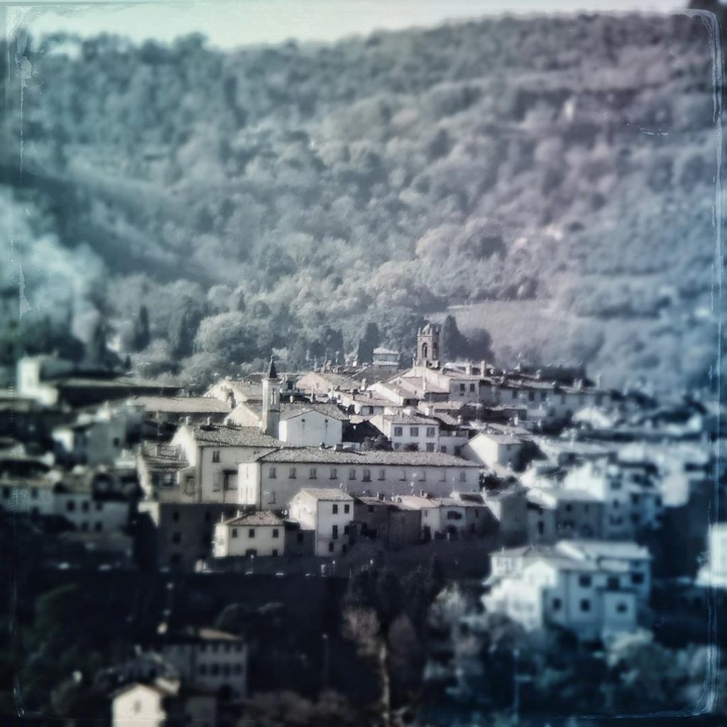 #fotoartistiche #bnesimppl #fotartplgz #pierluigizag #montesansavino Edited with: @carbonblackandwhite _ #travel #traveling #vacation #visiting #instatravel…