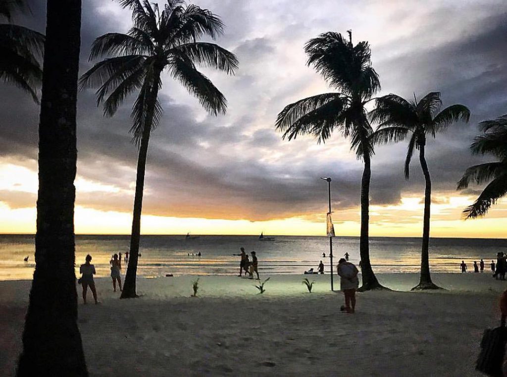 Beautiful sunset in Boracay ️ Island life and moments #boracay ‍️Discover my Journey around&hellip;
