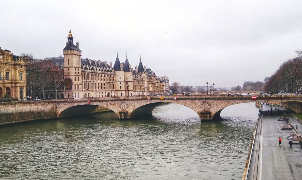 The Pont Neuf is the oldest standing bridge across the river Seine in Paris.&hellip;