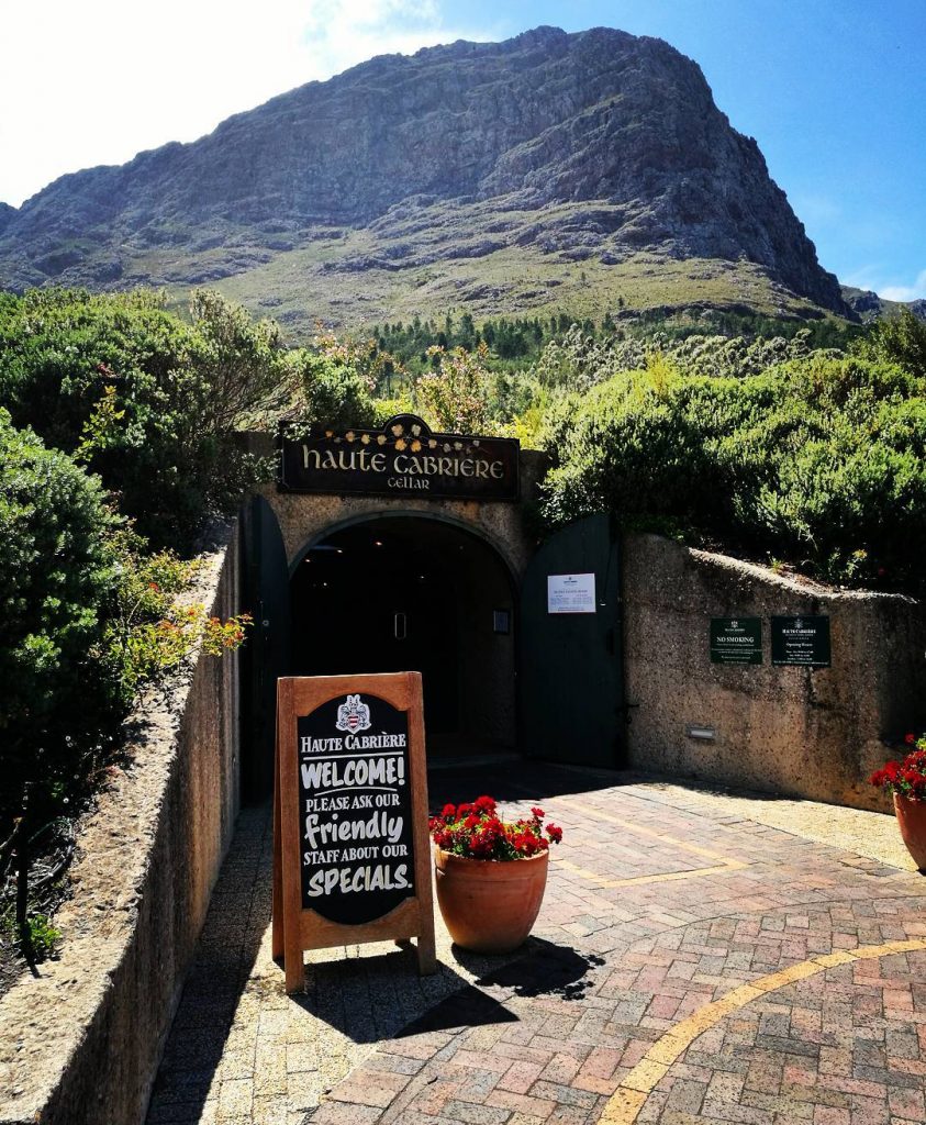 Wine tasting #chillin #wine #winetasting #franschhoek #capetown #winenot #southafrica #vacation #lovecapetown @lovecapetown #travelerthz #traveltheworld…