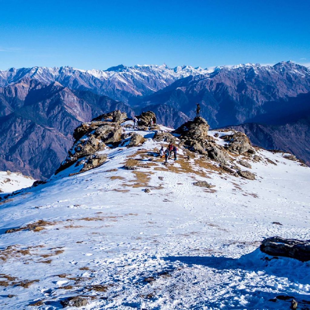 Musa-firse!!! Roopkund ahead #chasingpeaks #indiapictures #indianphotography #mypixeldiary #yourshotphotographer #yourshot_india #natgeohub #sankri #indiaphotoproject #travelrealindia #indianshutterbugs…