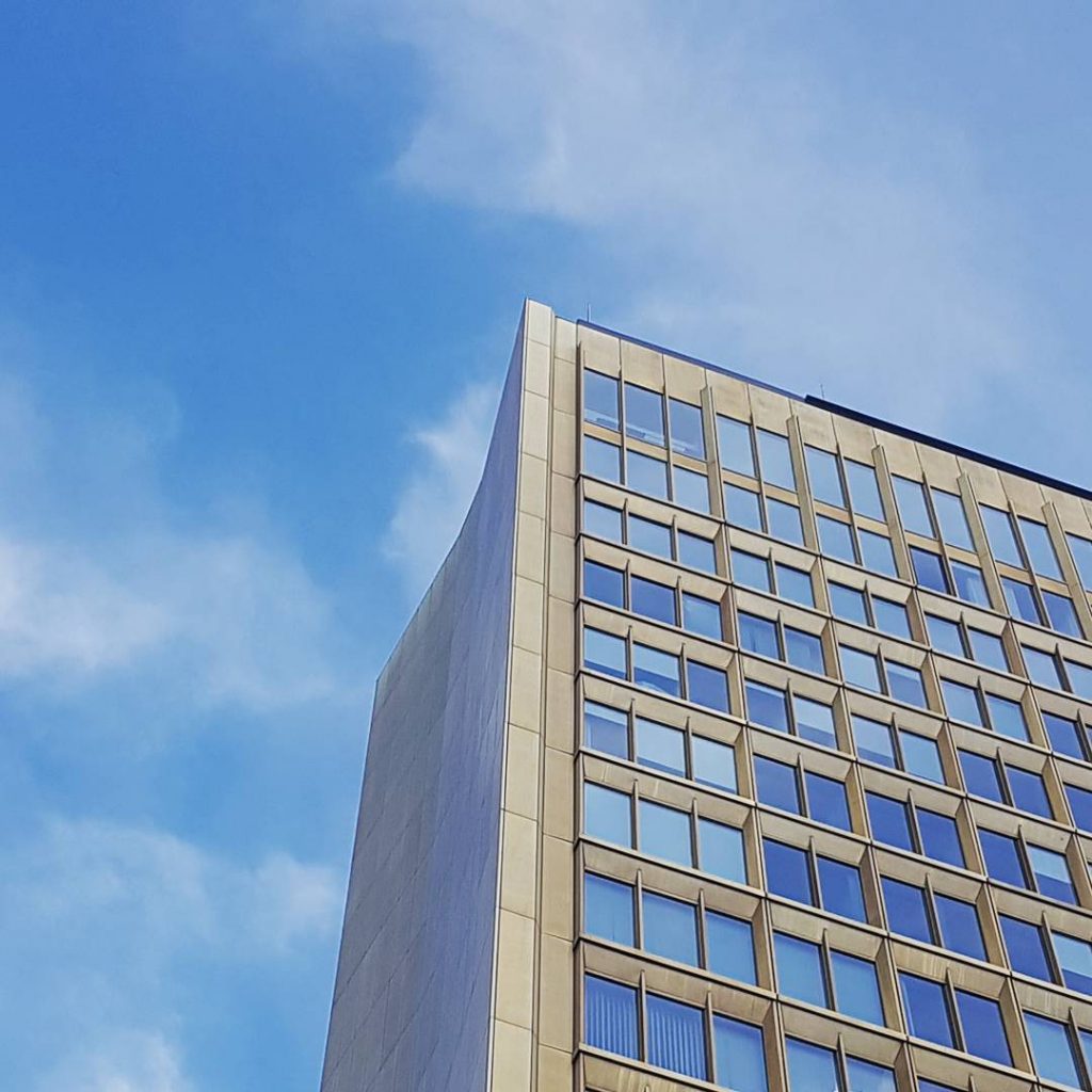 #berlin #axelspringer #axelspringerhaus #axelspringerhochhaus #culture #city #happy #travel #reisen #holiday #architecturephotography #architectureporn #skyline #stadtansichten&hellip;