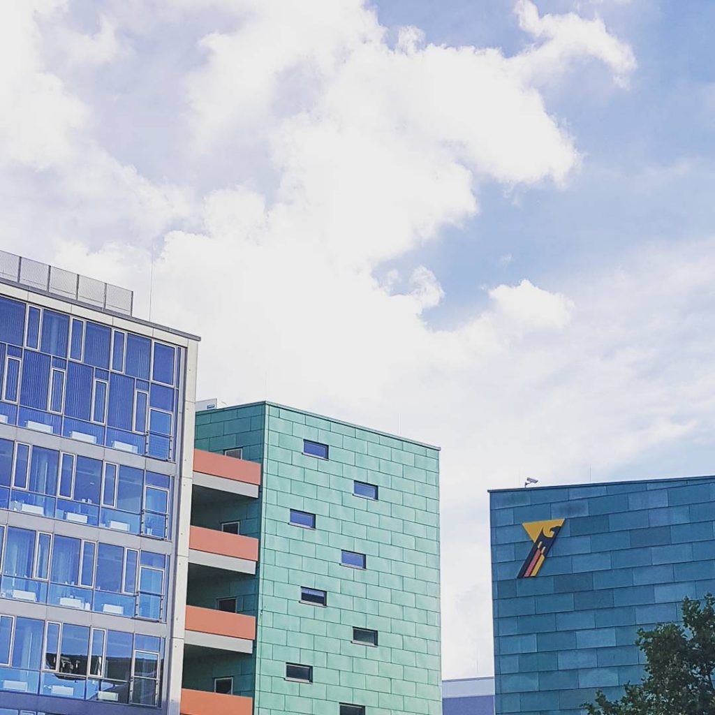 #berlin #bundesdruckerei #arcitecture #sun #sunny #culture #city #happy #work #enjoyyourlife #architecturephotography #architectureporn #architecture #skyline…