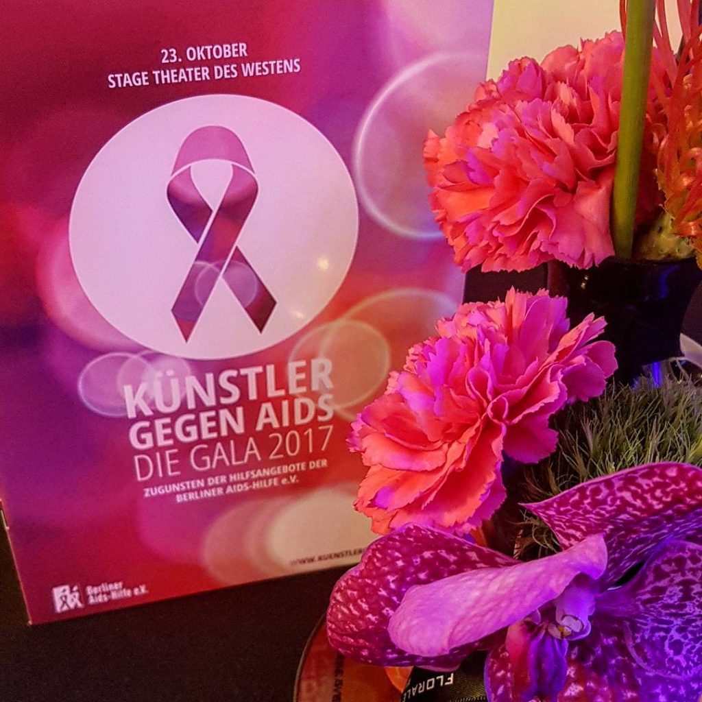 Künstler gegen Aids – Die Gala 2017 #berlin #theaterdeswestens #aidshilfe #adishilfeberlin #aidsgala #adis #fightaids…