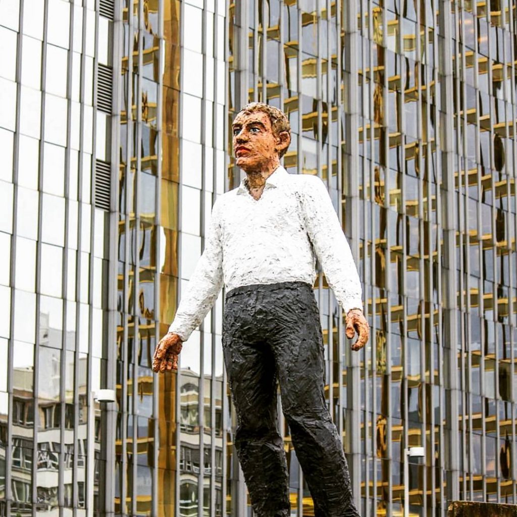 #berlin #axelspringer #axelspringerhaus #axelspringerhochhaus #arcitecture #sun #sunny #culture #city #happy #travel #reisen #holiday #enjoyyourlife…