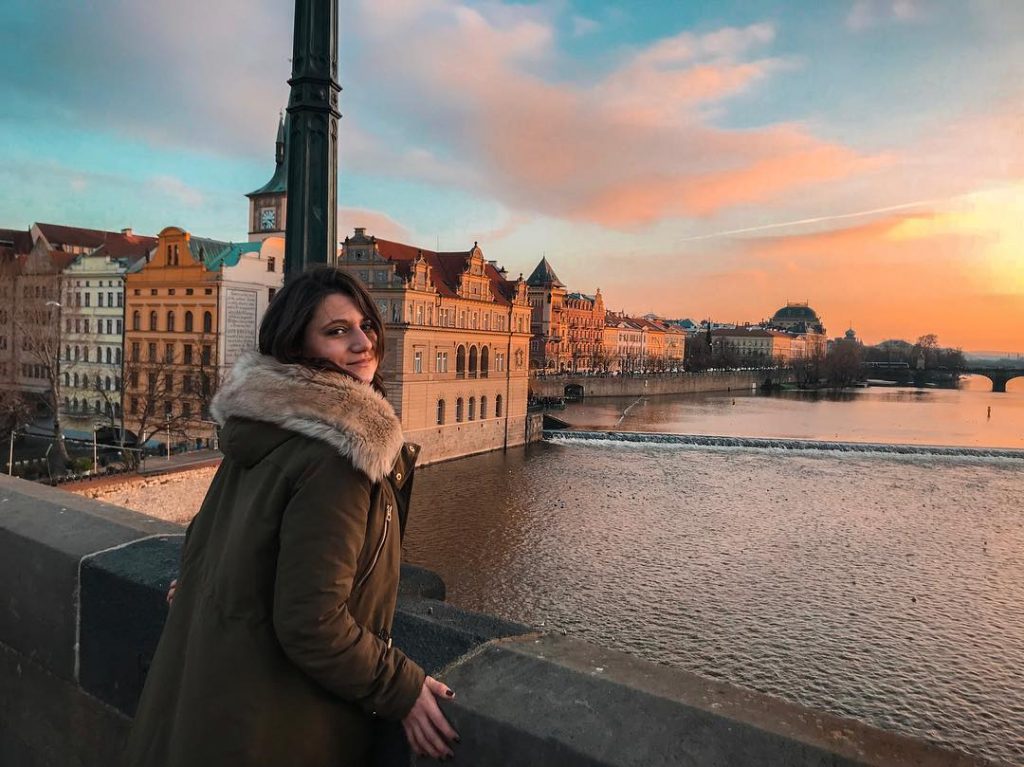 Charles Bridge – Prag / Çek Cumhuriyeti #prague #czechrepublic #river #Vltava #sun #travel #traveler…