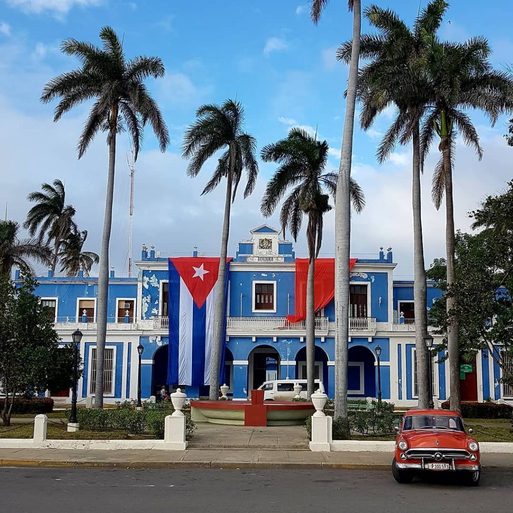 #kuba #cuba #urlaub #travel #holiday #sun #travelphotography  #historic #retro #trip #oldcars #oldtimer #colourful #architecture…