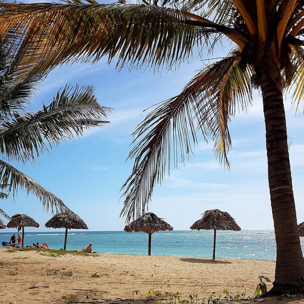 Beach day #kuba #cuba #urlaub #travel #holiday #sun #city #enjoyyourlife #travelphotography  #historic #retro #trip…