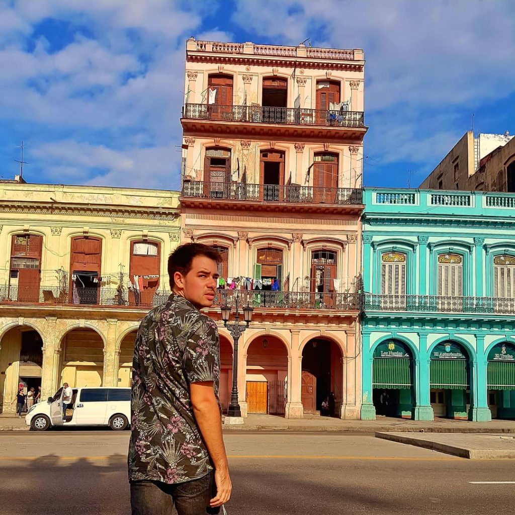 Half of my heart is in Havana ???????? Loved this place and its people!…