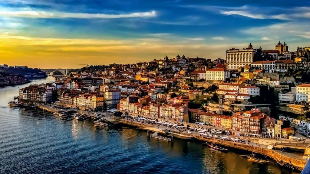 Porto side view from the Dom Luís I Bridge, or Luís I Bridge that&hellip;