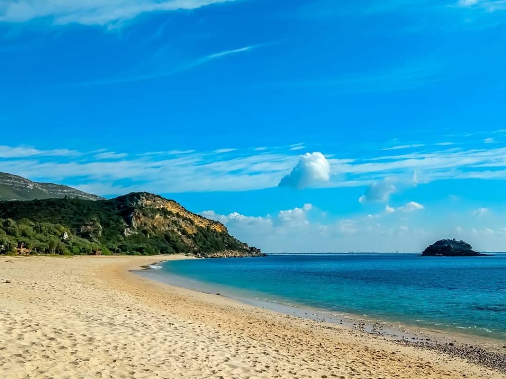 There’s nothing more beautiful than the way the ocean refuses to stop kissing the&hellip;