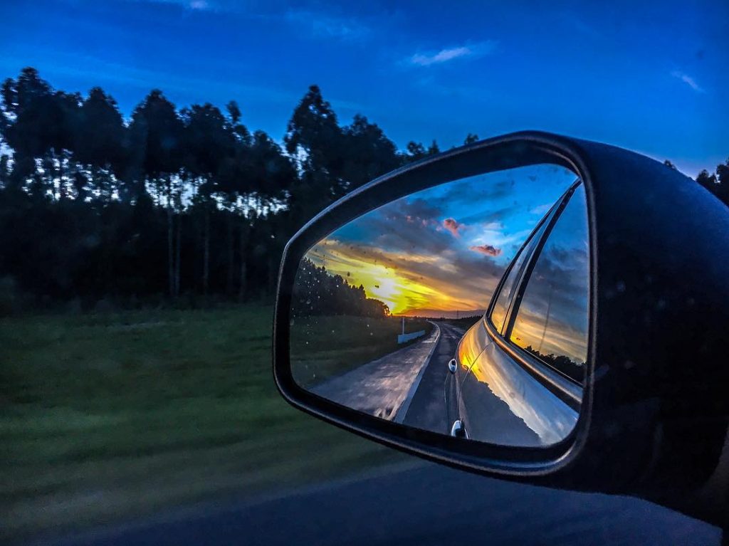 Sunset on the road!! #sunset #cars #back #backwards #sun #creative #creativephotography #ontheroad #road #roadtrip&hellip;