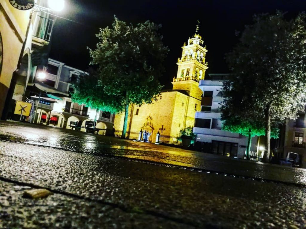 Aquí, de . . #ponferrada #viajes #traveling #picoftheday #traveling #viaje #travel #travelgram #españa #bnesimppl&hellip;