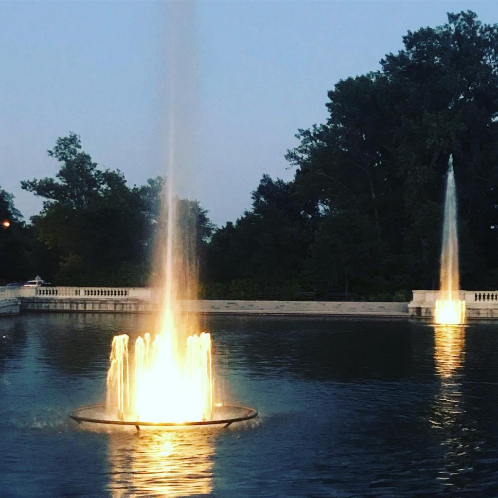Grand Basin Yoga Forest Park @grandfamilyadventures @grandfamilyadventures @grandfamilyadventures #travel #fountain #beauty #light #relax #luxury&hellip;