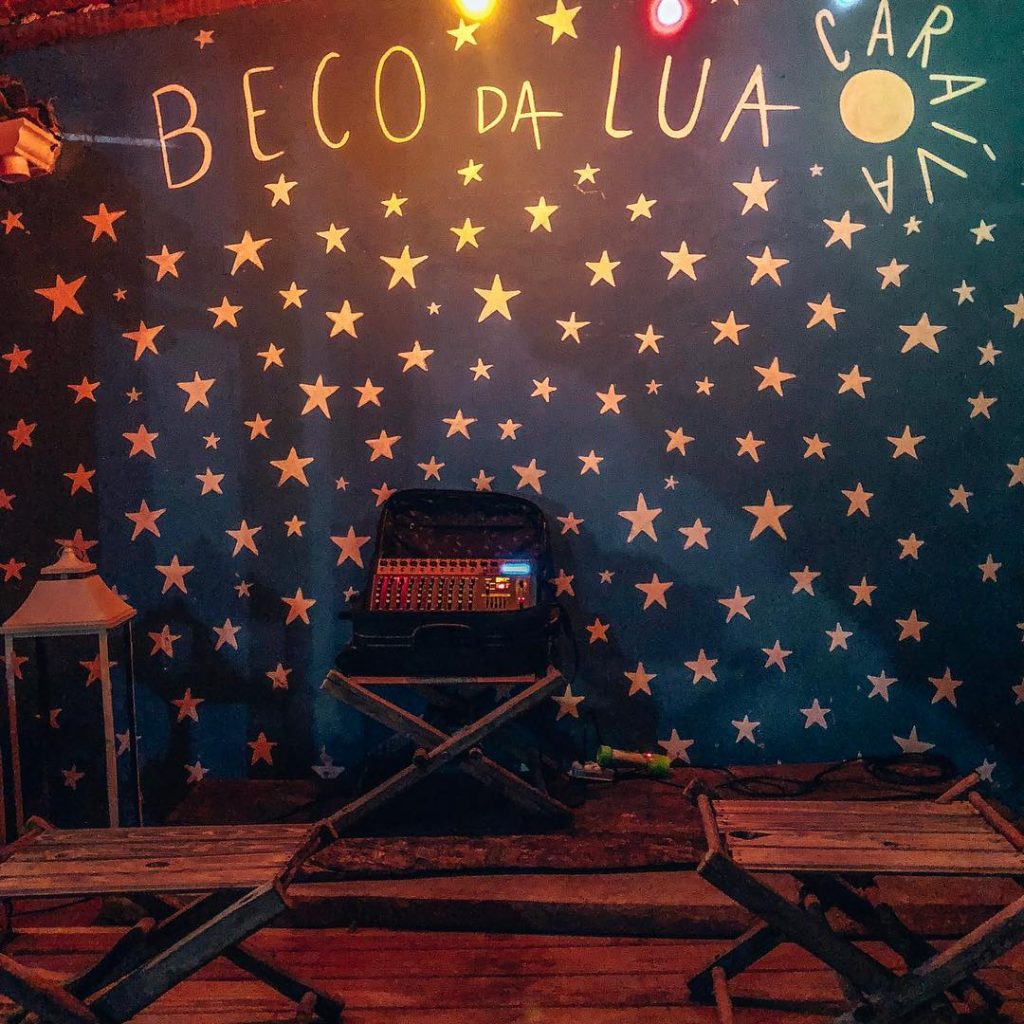 ???????? Outra opção interessante para as noites de Caraíva: Beco da Lua . .&hellip;