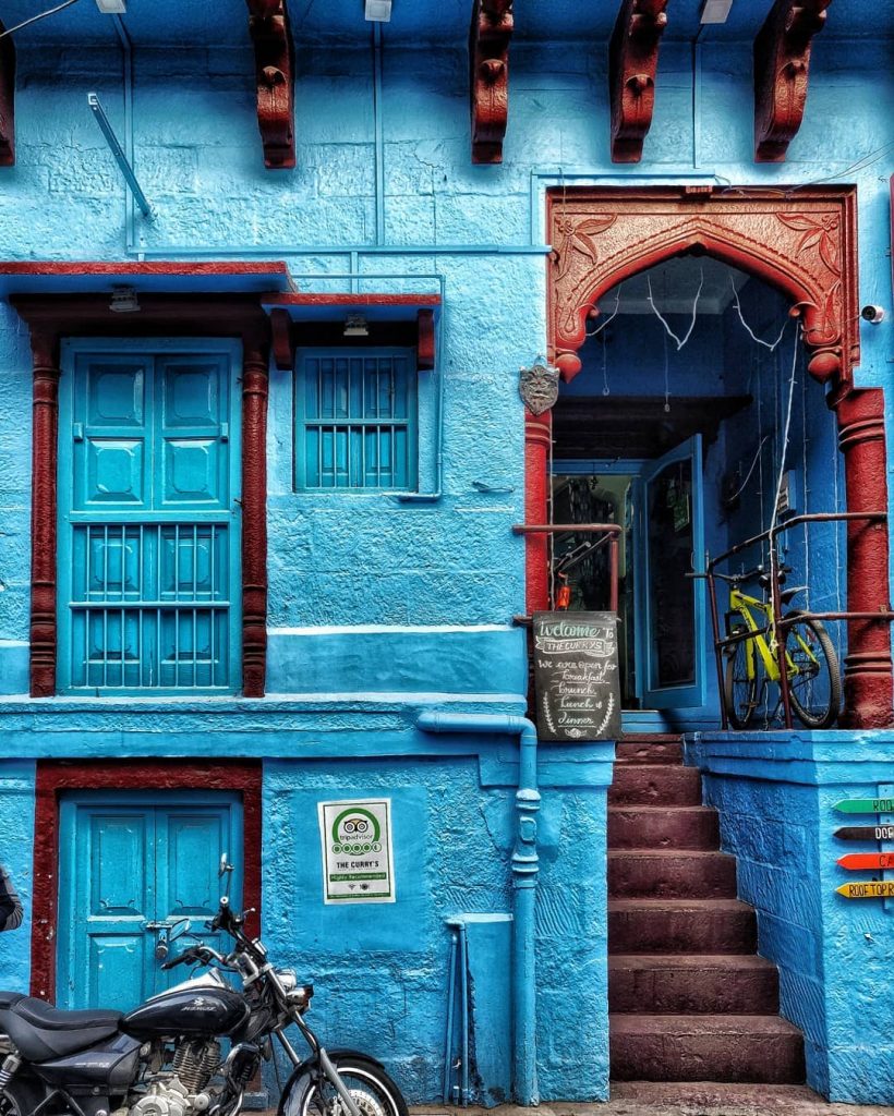 CITY BLUES!! . . . Thank you @geniusjain aka @jodhpurfoodie for helping me explore…