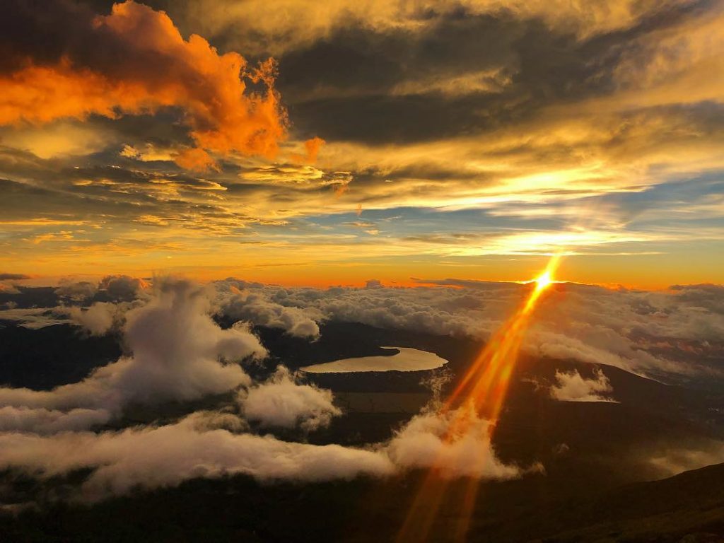 Sunrise from Mount Fuji, September 2018 3/3 #photo_jpn #retrip_nippon #bnesimppl