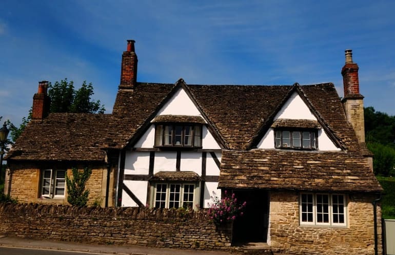 Mere samne wali khidki mein ek fuddu ka bacharhta hai #photography #travelphotography #travelgram #bnesimppl&hellip;