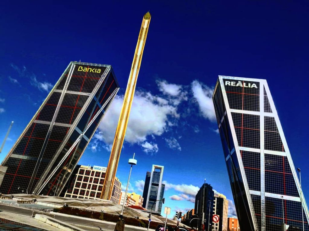 Ella es a la que no hace falta escribirle, porque es pura poesía. Ella&hellip;