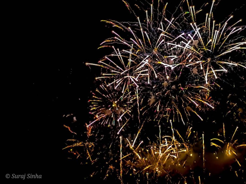 You are a Let your colors #fireworks #travelphotography #color #colors_of_day #fireworks_lovers #newyear #newyearseve #colorful&hellip;