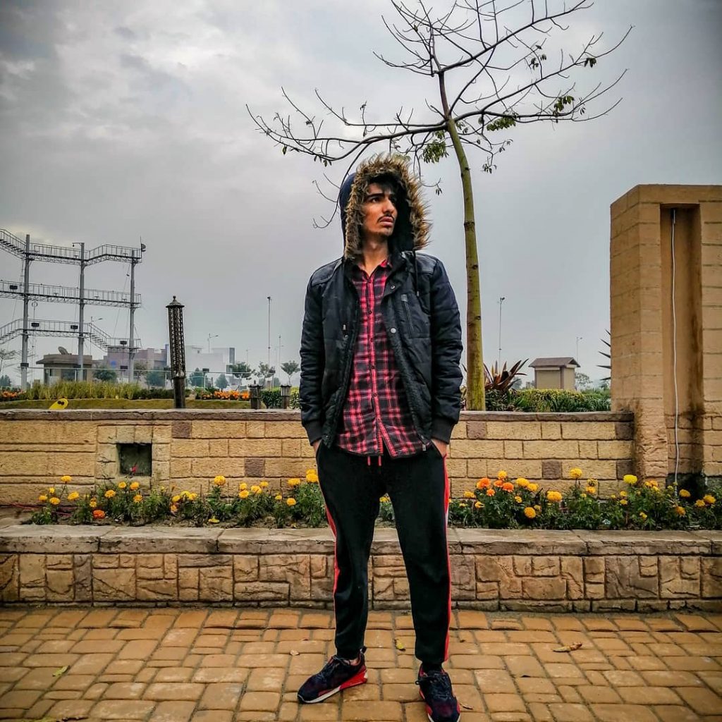 Best weather for Nature’s lover ️ #salmanmirzavlog #travelblogger #winterfashion #shashkay #posing #positivevibes #peace #weather…