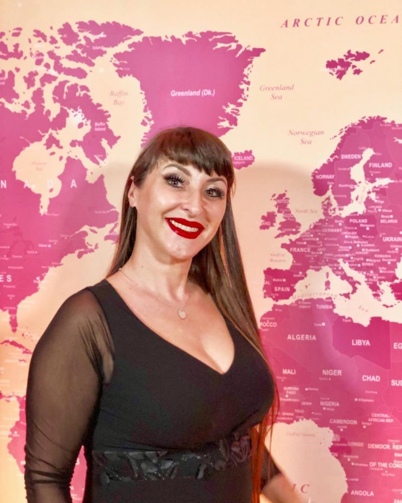 Festeggio la mia amica viaggiatrice che per onorare la sua passione per i viaggi&hellip;