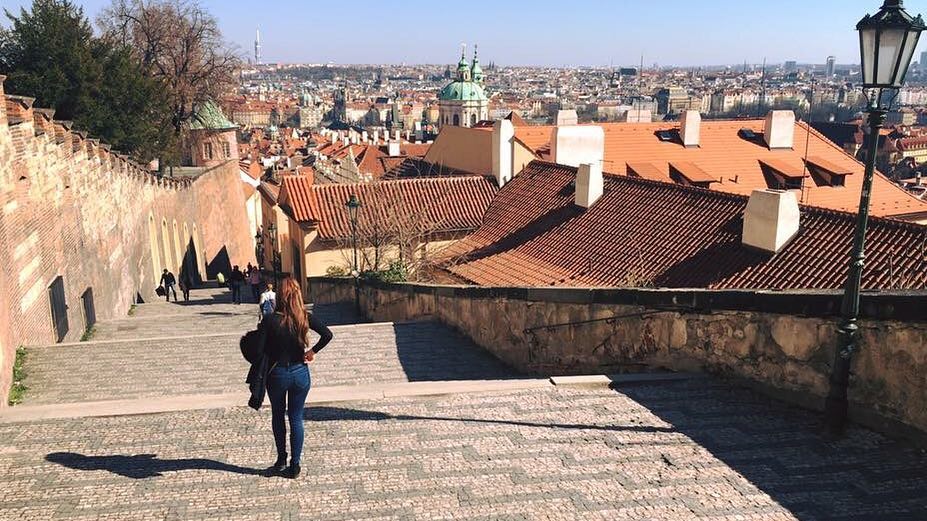 Prague, Czech Republic ???????? #prague #travelgram #travelphotography #czechrepublic #praguegirl #streetsofprague #travel #travelblogger #bnesimppl