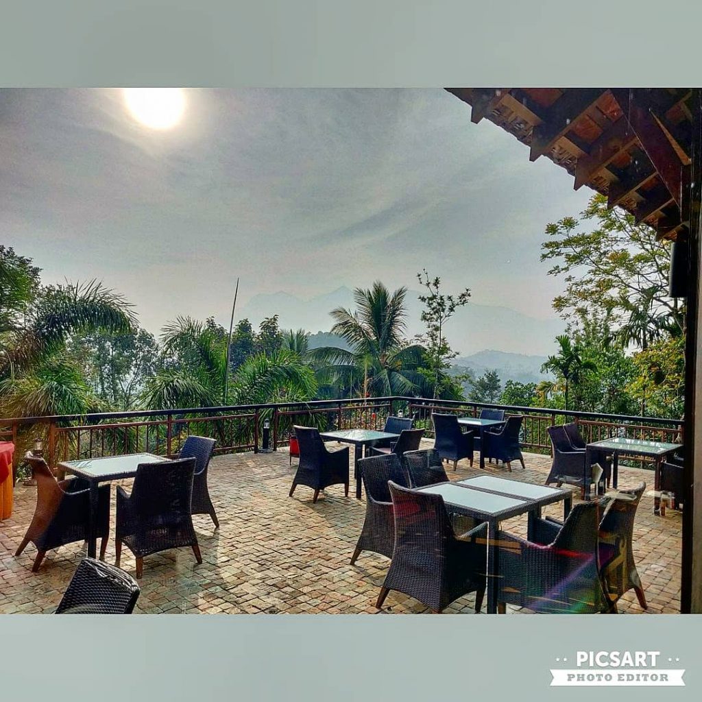 Brunch with views like @thewindflowerresort #windflowerresortandspa #foodblogger #travelandliving #travelblogger #wanderlust #tripadvisor #blogger #travel #placestovisit&hellip;