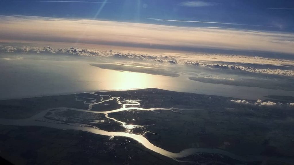 Today’s view . #travelling #traveladdict #travellingthroughtheworld #travelholic #travelgram #travel #travelblogger #travelphotography #landscapephotography #sky #skyline&hellip;