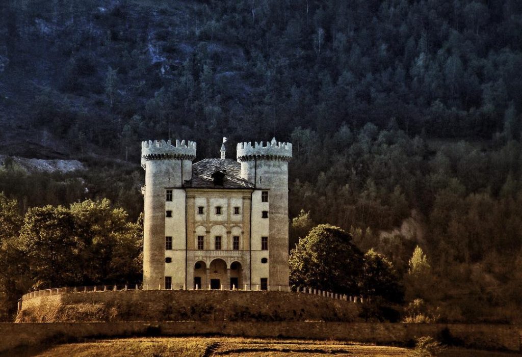 #fotoartistiche #bnesimppl #fotartplgz #pierluigizag #castelliditalia Edited with: @carbonblackandwhite _ #travel #traveling #vacation #visiting #instatravel&hellip;