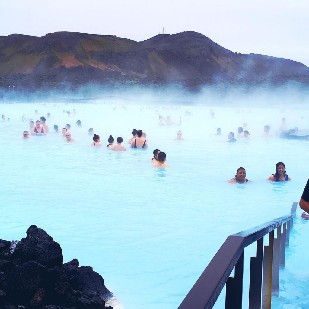 taking an overnight flight to Iceland this winter? @bluelagoonis is en route to Reykjavik,…