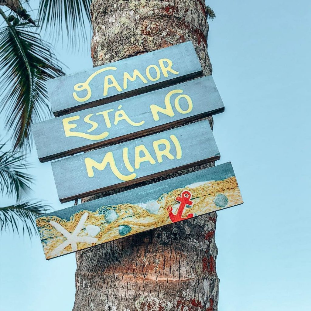 Caraiva sendo fofa #travel #travelblogger #travelholic #travelguide #travelphotography #travelling #bnesimppl #wanderlust #welivetotravel #getlostnow #travelbucketlist&hellip;